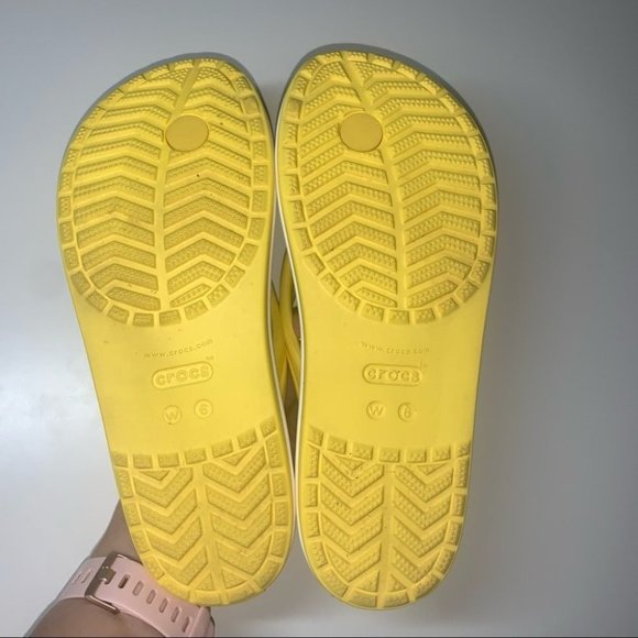 CROCS  Sandals‎ Women's Size 6 US Yellow Multicolour Tie-Dye Crocband Flip-Flops - Picture 9 of 10